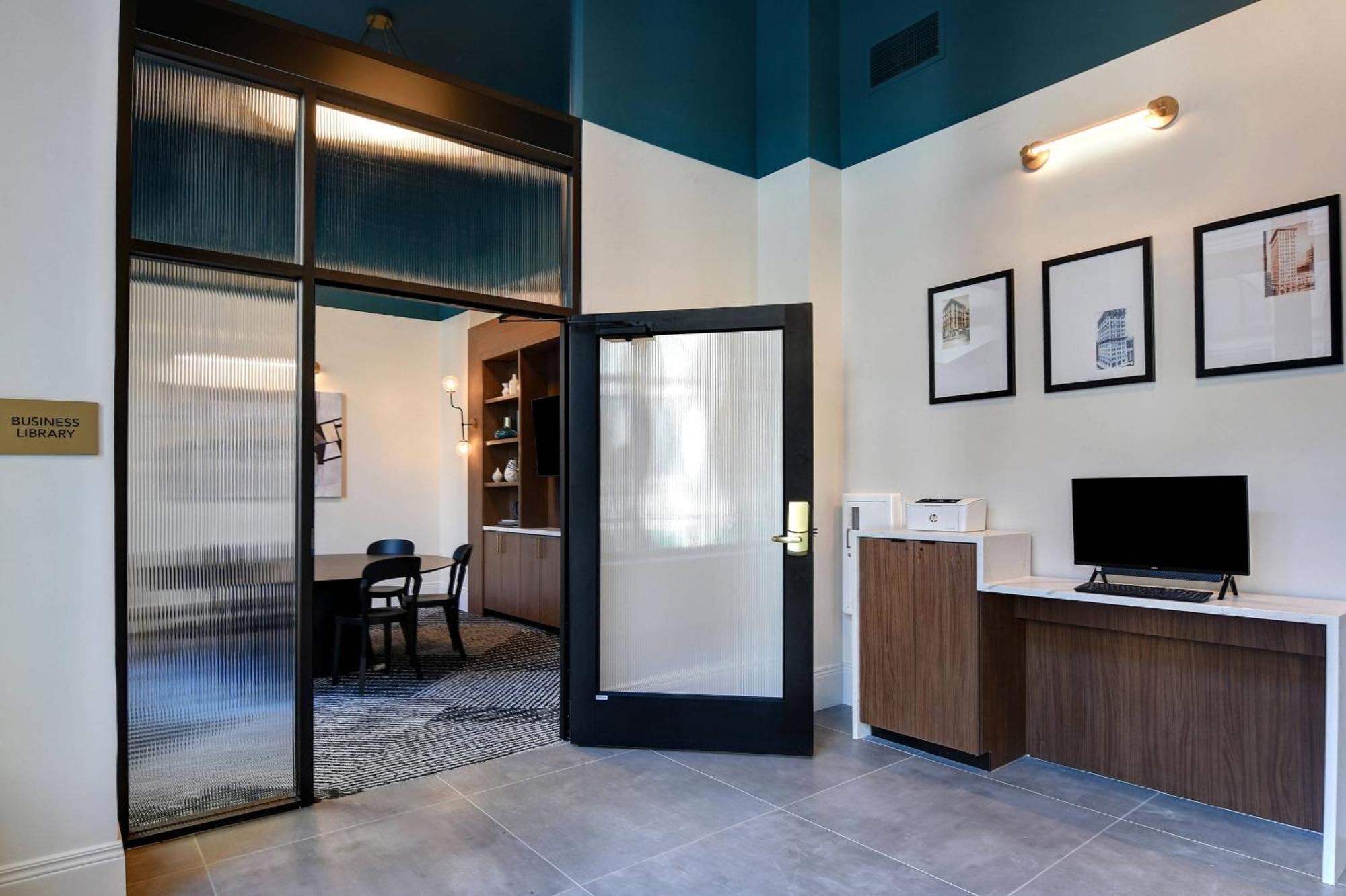 Courtyard By Marriott Cincinnati Downtown Ngoại thất bức ảnh